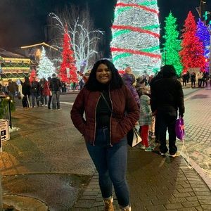 Meet your Posher, Yesica